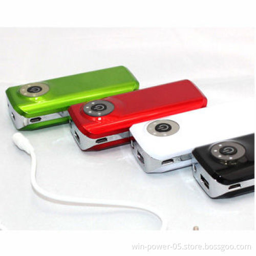 USB Battery Chargers with 5,000mAh High Capacity Li-ion Battery, Simple Design but Good Quality